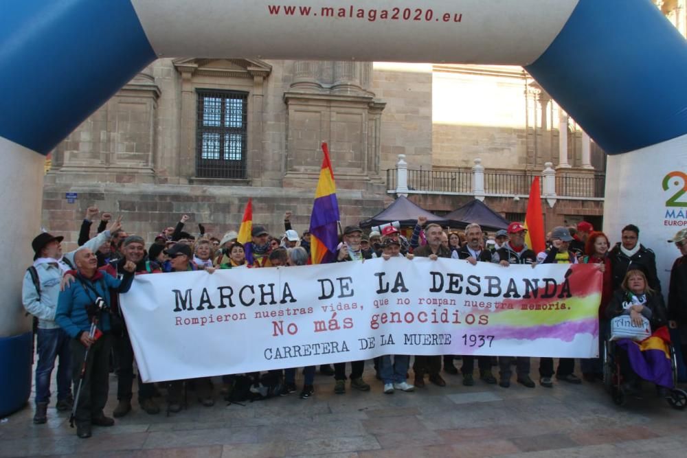 Como cada año, una marcha desde Málaga capital recuerda la salida de miles de personas hacia Almería en 1937, con motivo de la Guerra Civil