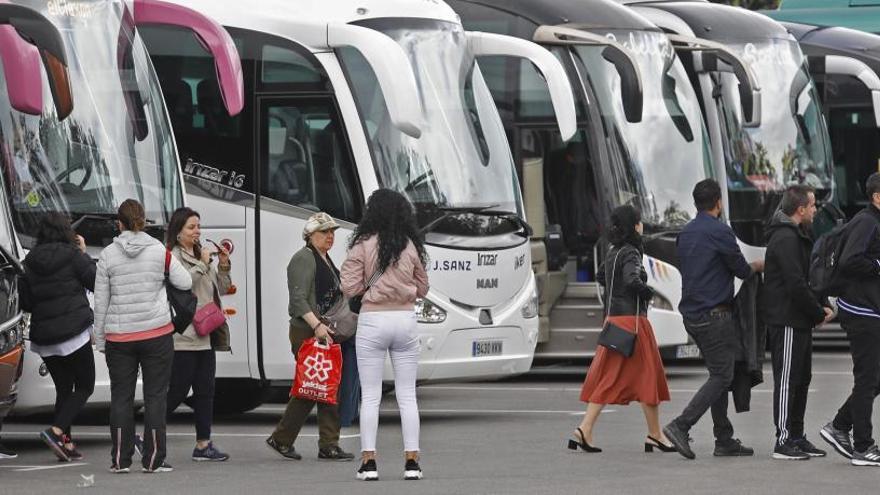 Autobusos turístics a Fontajau |