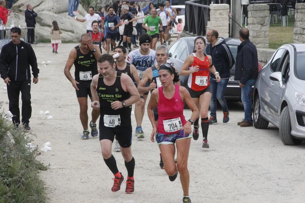 Más de medio millar de corredores completaron el espectacular y exigente recorrido de 21 kilómetros por la Costa da Vela de Cangas.