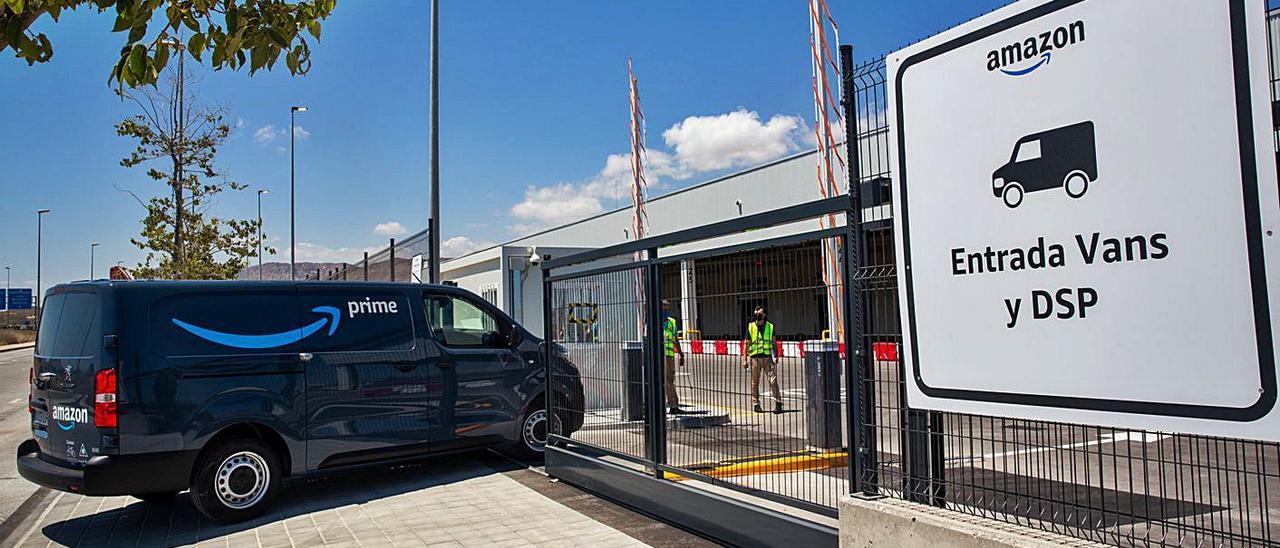 Amazon ya reparte pedidos desde su nueva estación logística de la ciudad de  Alicante - Información