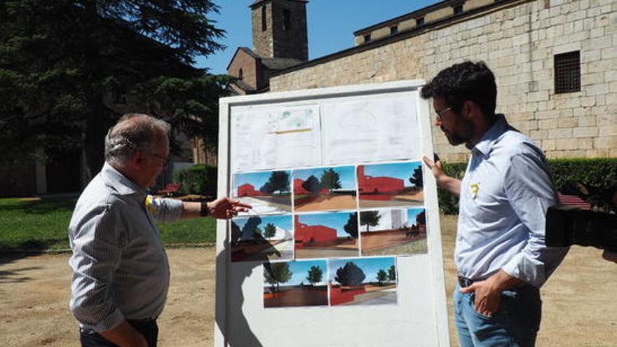 Batalla, (dreta) amb el tinent d&#039;alcalde d&#039;Urbanisme, Jesús Fierro.