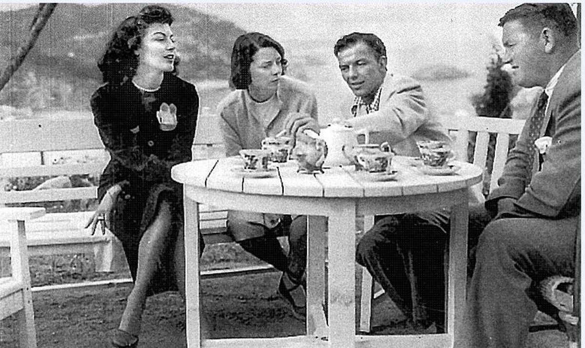 Una altra imatge d’aquella trobada a Tossa entre Gardner i Sinatra.