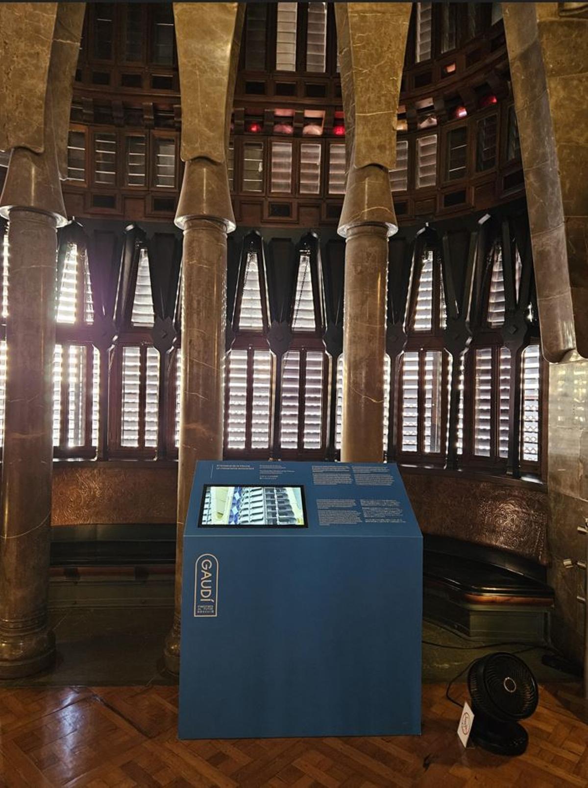 'Finestra de la tribuna dels fumadors', al Palau Güell