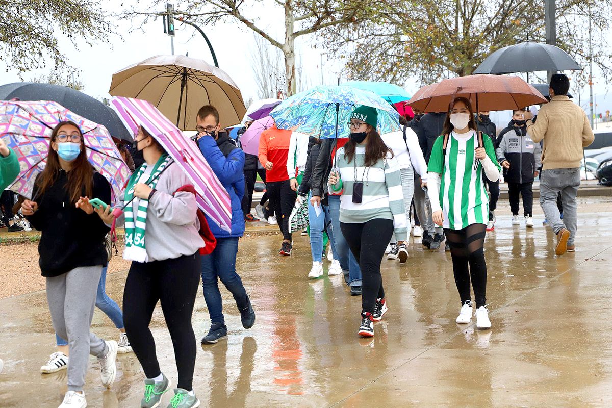 Córdoba CF - Tamaraceite: Las imágenes de la fiesta escolar en el Arcángel