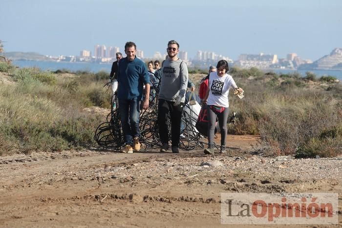 SOS Mar Menor retira dos toneladas de basura