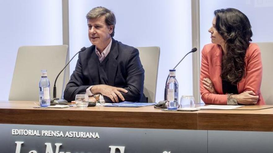 Cayetano Martínez de Irujo en Oviedo: "La Reina Doña Letizia debería ser más cercana y más amable"