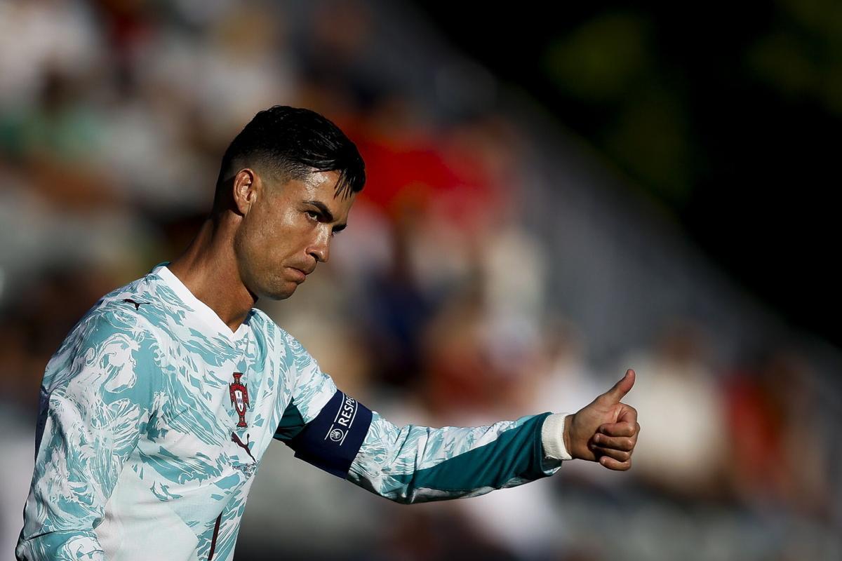 El delantero de Portugal Cristiano Ronaldo durante un entrenamiento en Oeiras, Portugal. EFE/EPA/FILIPE AMORIM