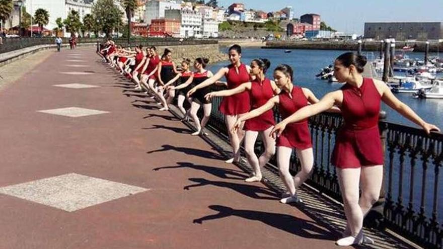 Sada celebra el Día de la Danza con clases y exhibiciones en la calle