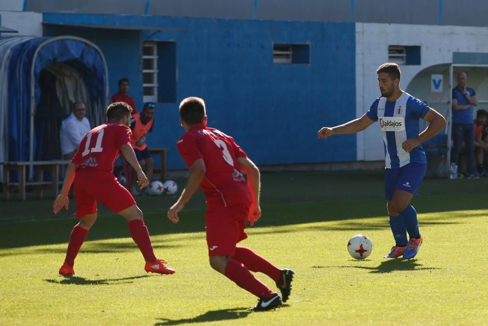 El partido entre el Real Avilés y el Praviano, en imágenes