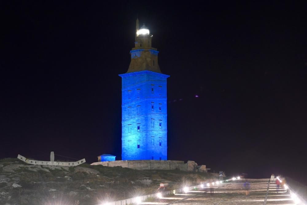 La Torre, azul por el Día contra la Neumonía