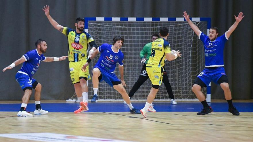 El Trops tira de oficio para ganar en Oviedo (25-28)