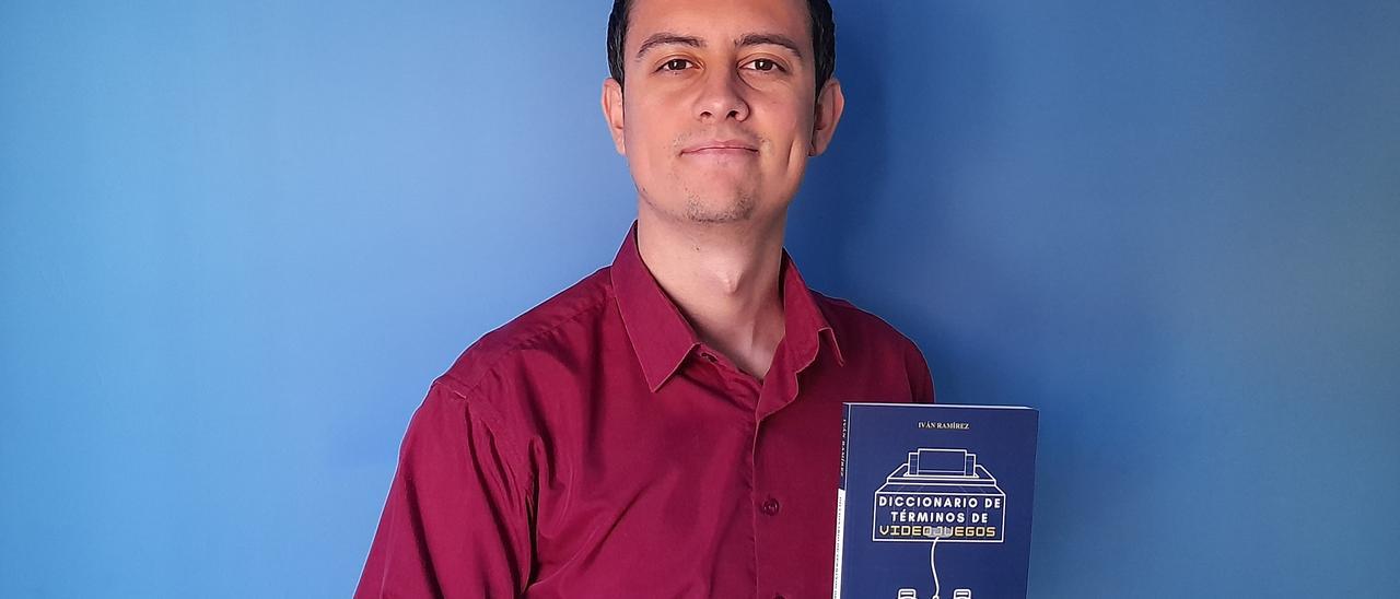 Iván Ramírez Sánchez, autor del ‘Diccionario de términos de Videojuegos’ (Verbum, 2021).