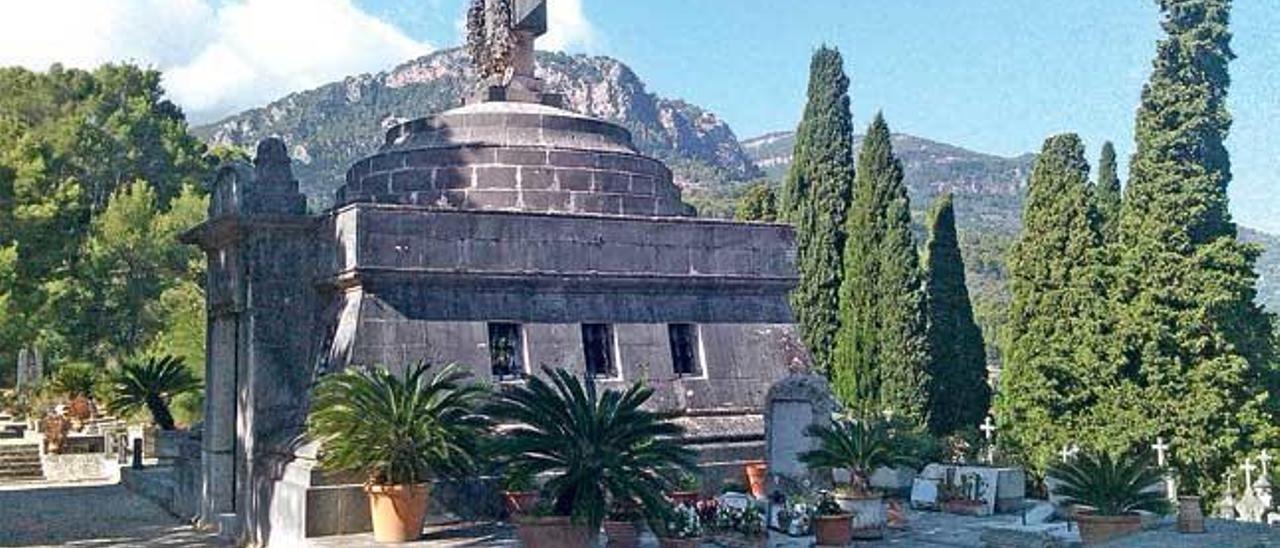 El panteón de Sóller donde acaban de descubrirse los restos mortales del eminente astrónomo catalán Lluís Rodés Camperà, jesuita antifranquista fallecido en 1939, se acomoda a la escenografía de un observatorio como el Mount Wilson donde trabajó este licenciado en Harvard.