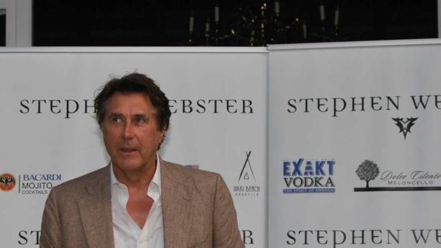 El Hotel Marbella Club reunió anoche a un selecto grupo de invitados para disfrutar de los grandes éxitos del vocalista del mítico grupo Roxy Music.