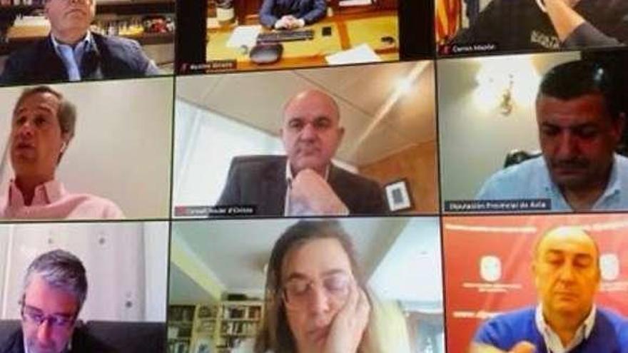 Videoconferencia entre presidentes provinciales. // FdV