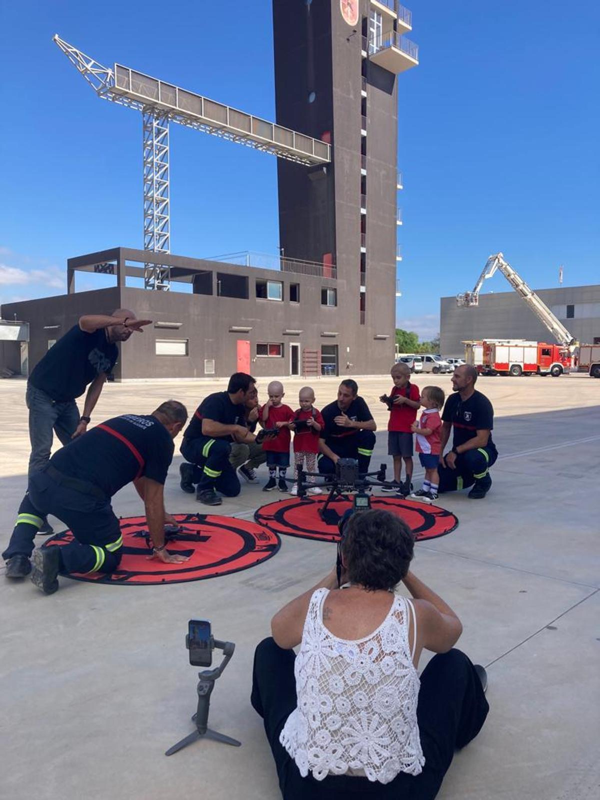 La fotógrafa de INFORMACIÓN Pilar Cortés colabora en la realización del calendario