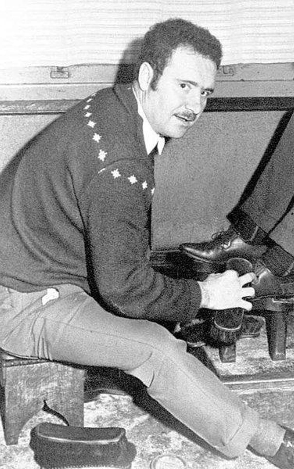 Mineros atraviesan uno de los túneles del Guadarrama durante la marcha a pie a Madrid de julio de 2012.