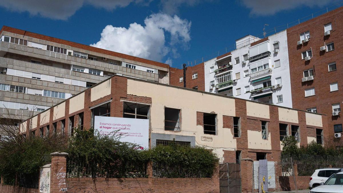 Este es el edificio que estaba reformando Fundación CB y ha comprado Uninde.