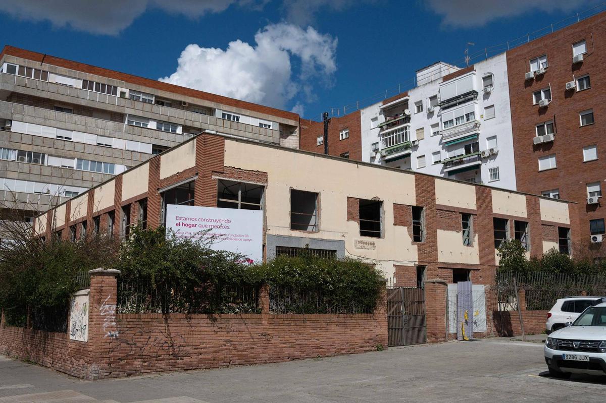 Este es el edificio que estaba reformando Fundación CB y ha comprado Uninde.