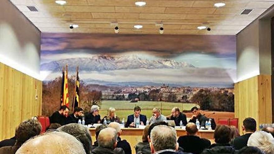 La sala de plens, ahir, després que s&#039;aixequés l&#039;oposició.