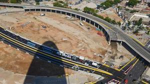 La plaça de les Glòries supera sense problemes el primer dia laborable de circulació per la Gran Via sense el viaducte.