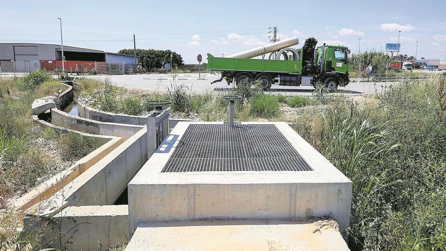 Más cambios y otro año de retraso en el escudo antivertidos para l’Albufera