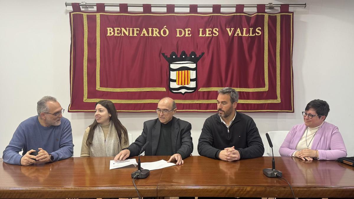 Firma del contrato de las obras del colegio L'Ermita.