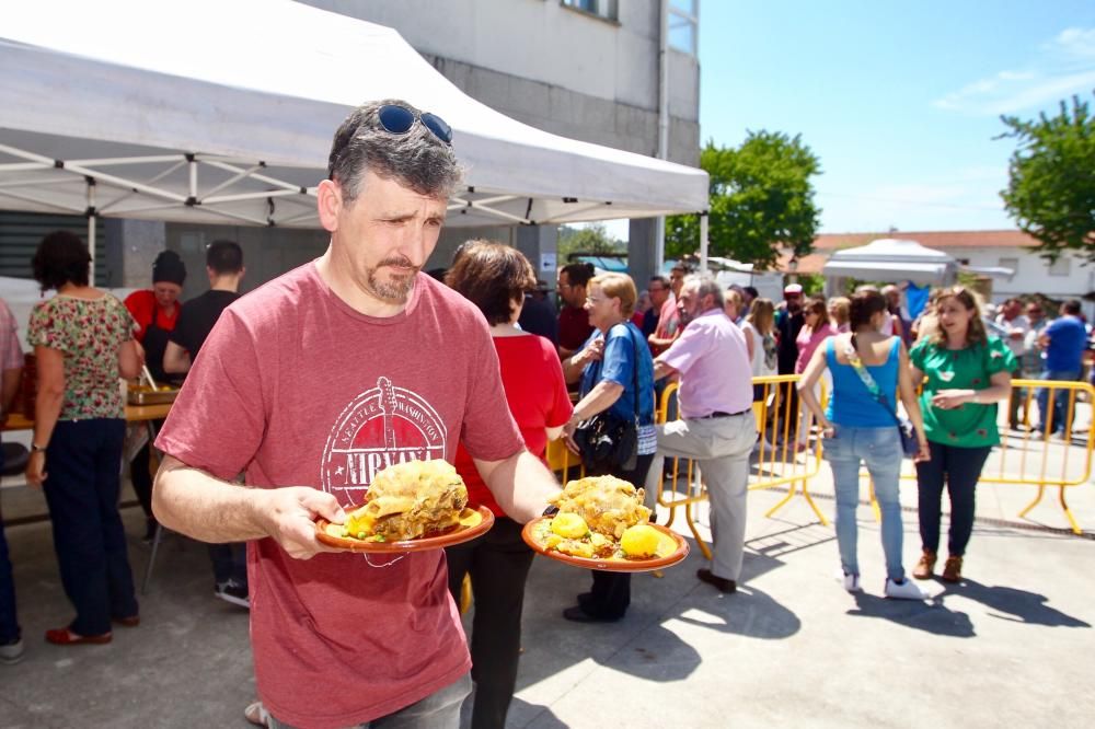 La XVIII edición de la fiesta gastronómica coincide con la celebración del Concurso-Exposición de Espantallos na Ruta do Río Barbeira.