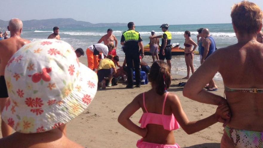 Muere el bañista de 87 años rescatado en una playa de Castellón