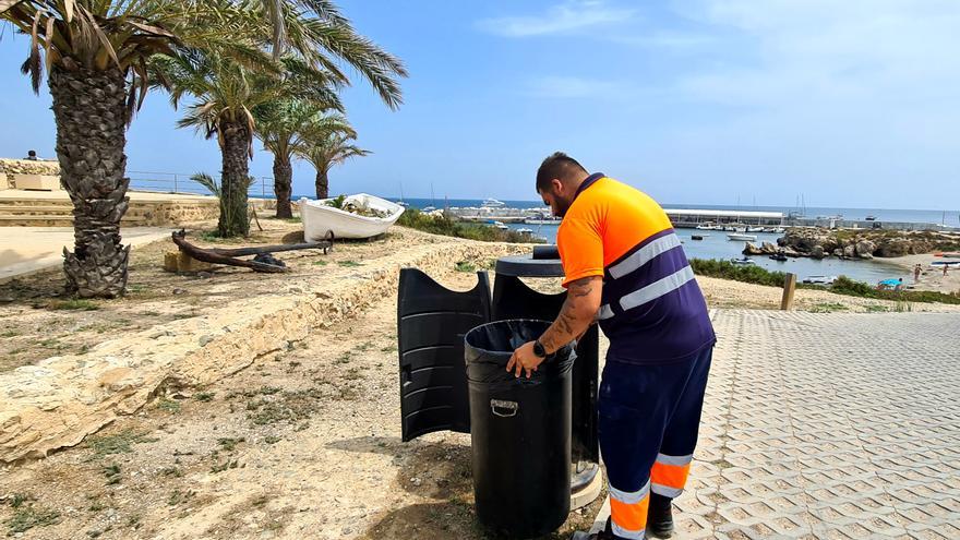 UTE Alicante refuerza con servicios y personal la limpieza de la isla de Tabarca durante el verano