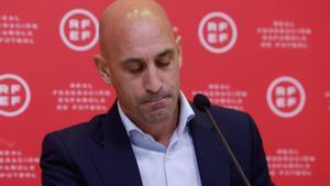 Rubiales pide disculpas por el beso a Jenni Hermoso