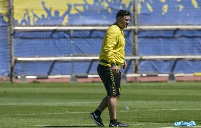 TELDE. Entrenamiento de la UDLP  | 02/04/2019 | Fotógrafo: José Pérez Curbelo