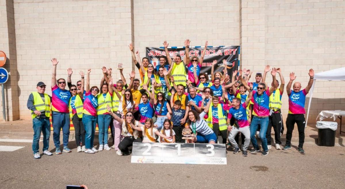 La localidad se volcó en la Jurassic Race con numerosos voluntarios.  | SERVICIO ESPECIAL