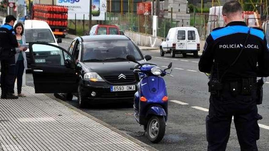 El accidente se produjo por la tarde en la recta de Rubiáns.  // I. Abella