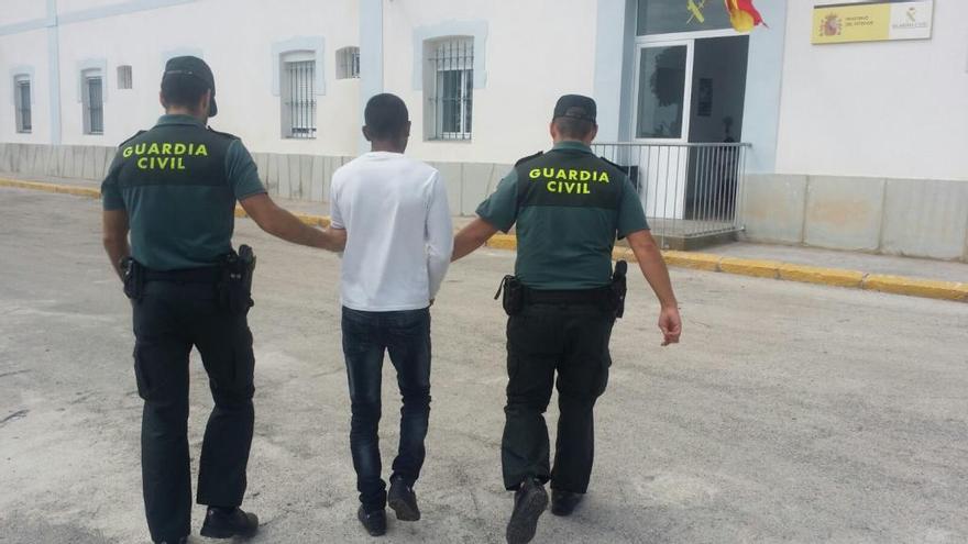 Tres detenidos hace 15 días por asaltar casas, arrestados de nuevo tras robar un coche en Teulada y en viviendas de Benissa