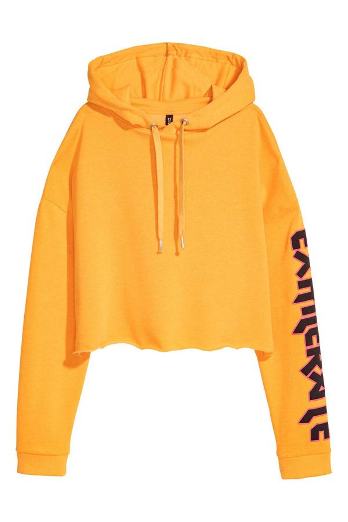 Imprescindibles de temporada en H&M con descuentos: sudadera crop