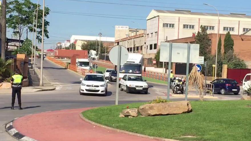 Atasco de un camión en Fuente del Jarro