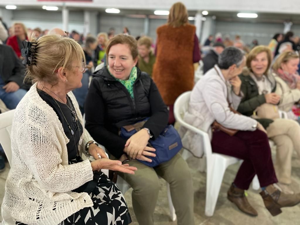 Encuentro de Juan José Millás con un millar de lectores, en Mieres.