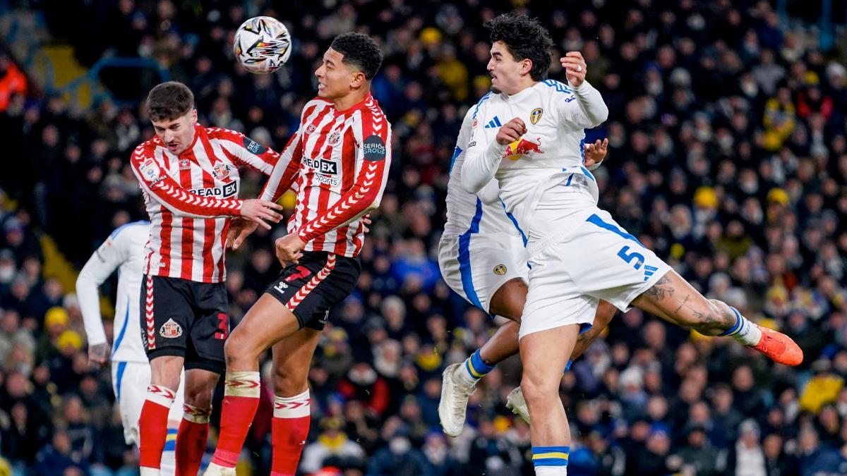 Jobe Bellingham no gana la disputa a Struijk, héroe del Leeds