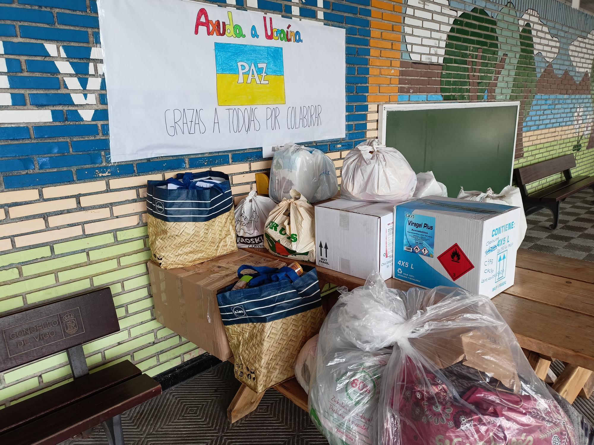 Recollida solidaria organizada polo centro CEIP San Salvador para Ucraína