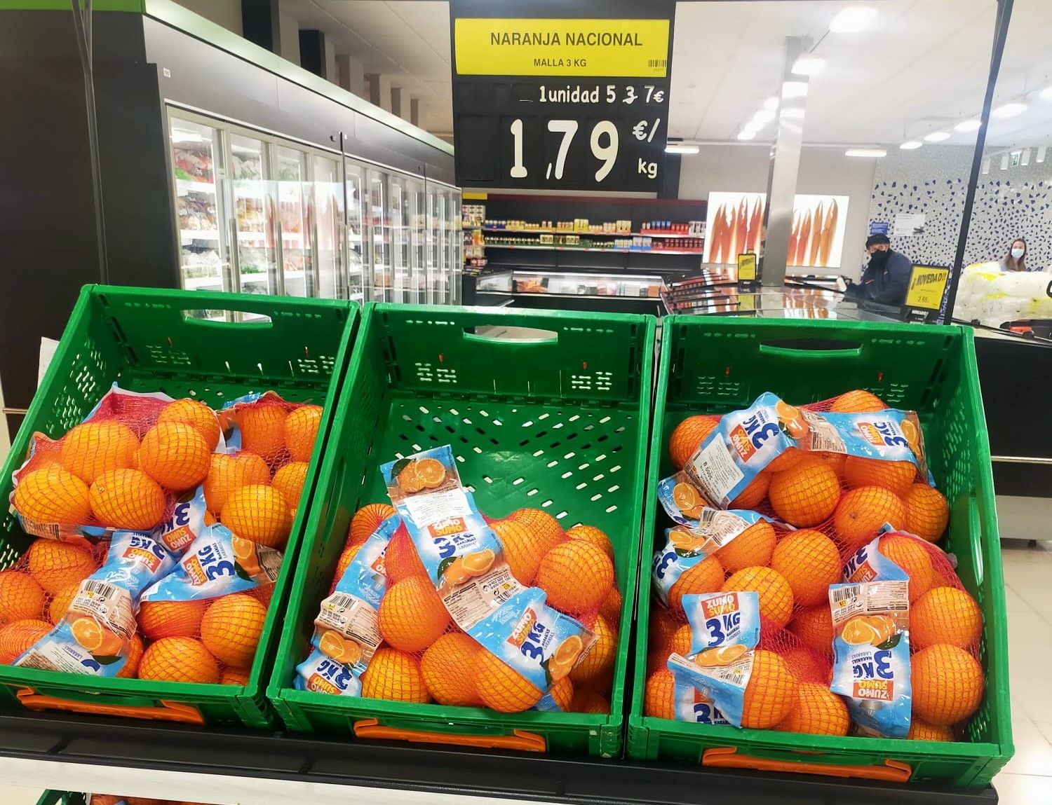 Naranjas sudafricanas comercializadas como nacionales en un supermercado de Valencia esta semana