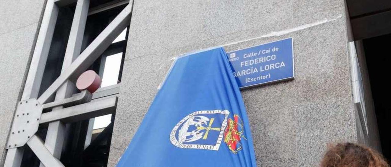 Inauguración de la nueva placa de Federico García Lorca.