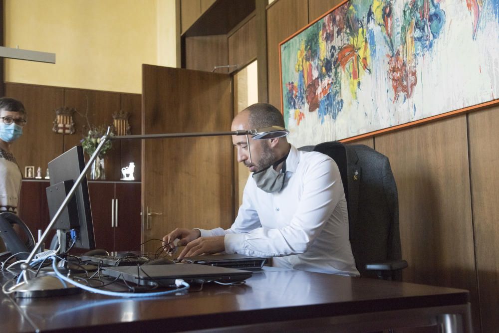 El primer dia de Marc Aloy com a alcalde de Manresa, en imatges