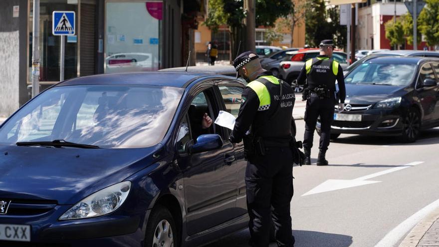 Control de la Policía Local de Málaga durante el confinamiento.