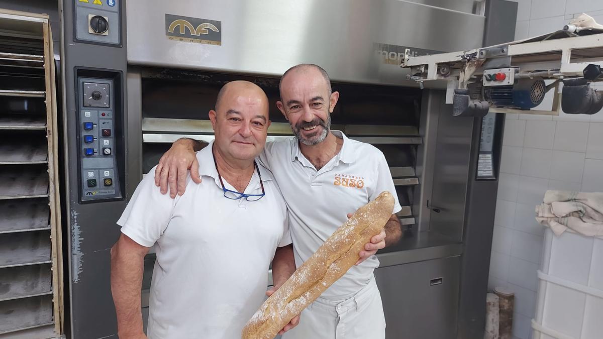 En vídeo: El emotivo adiós de Panadería Suso, que cierra en Tapia