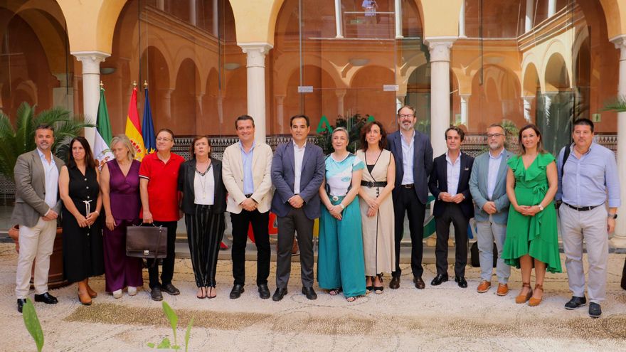 Turismo sostenible y reto demográfico centran el encuentro entre la Junta y los municipios andaluces en Córdoba