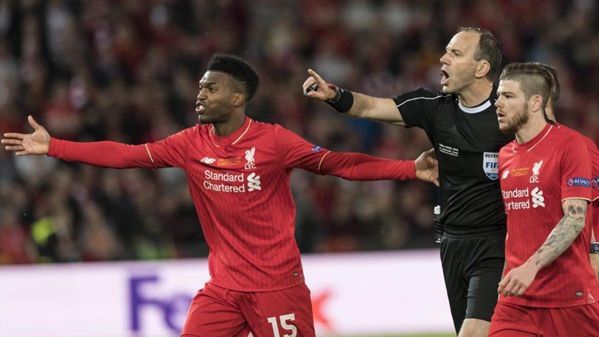 Sturridge y Moreno, en la imagen