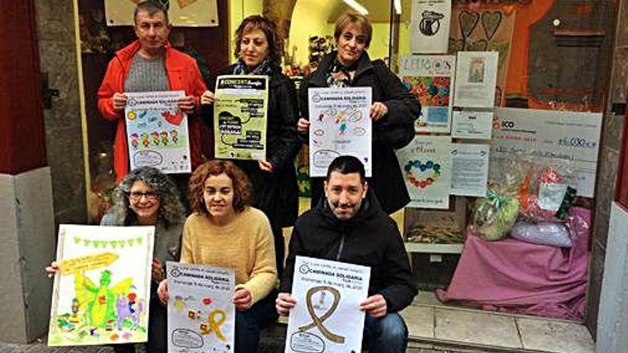 Representants de Gingko, entitats col·laboradores i el consistori, ahir