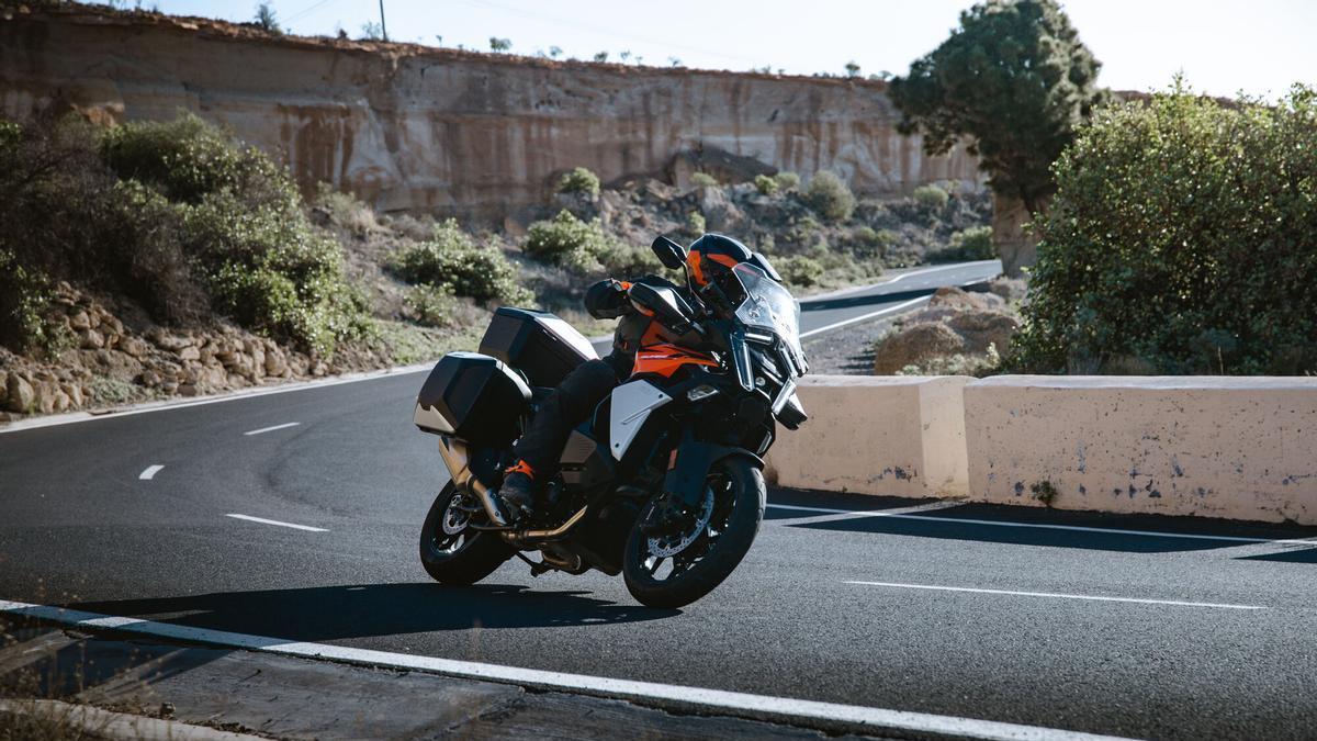 KTM Test Tour 2026: toda la gama naranja sale a la carretera