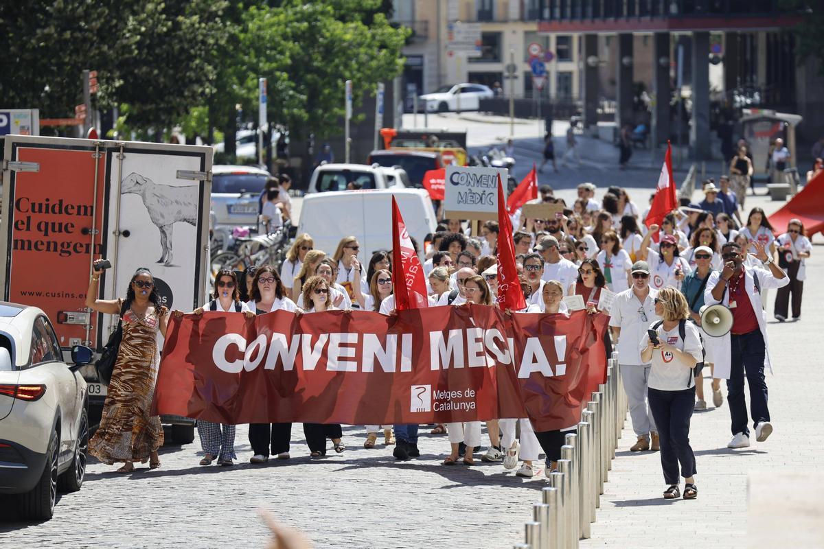 Les imatges de la protesta dels metges a Girona